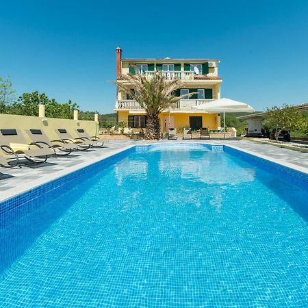 Crowonder Sun&Fun Holiday House With Large Swimming Pool, Playroom And Garden Bibinje Eksteriør billede