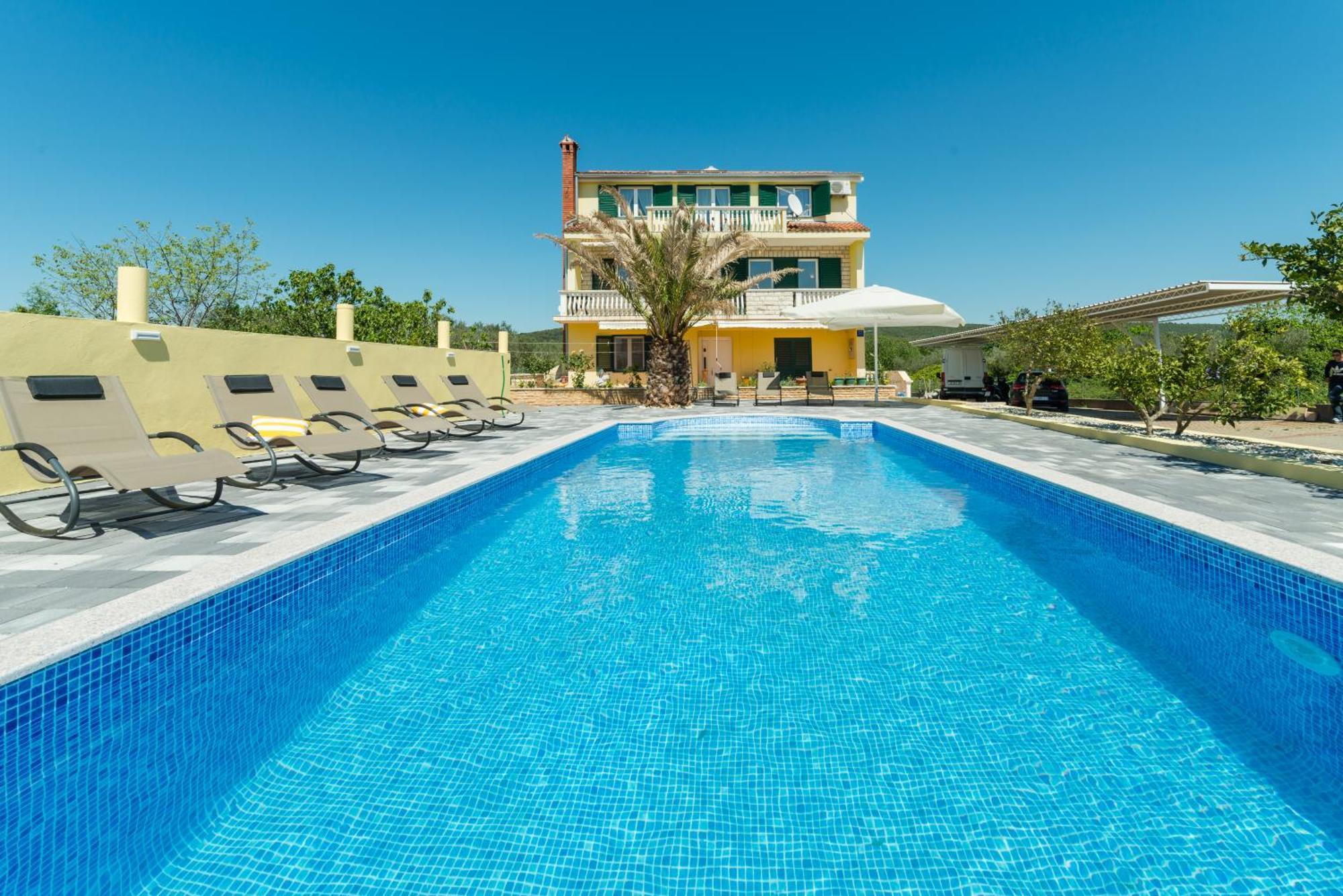 Crowonder Sun&Fun Holiday House With Large Swimming Pool, Playroom And Garden Bibinje Eksteriør billede