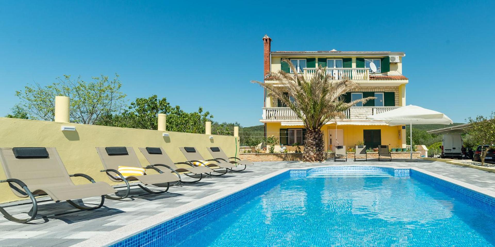 Crowonder Sun&Fun Holiday House With Large Swimming Pool, Playroom And Garden Bibinje Eksteriør billede