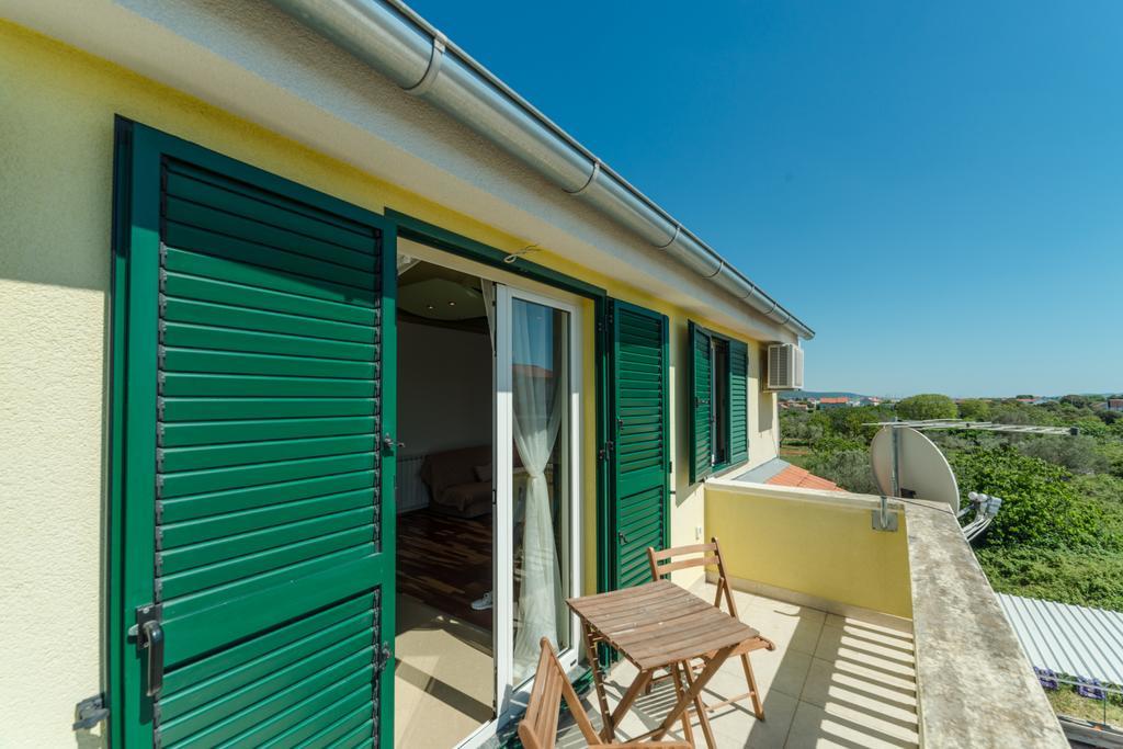 Crowonder Sun&Fun Holiday House With Large Swimming Pool, Playroom And Garden Bibinje Eksteriør billede